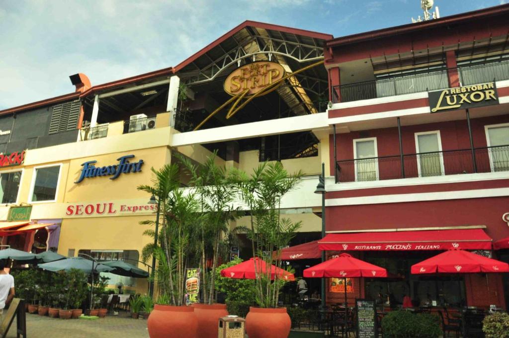 The Fort Budget Hotel- Bonifacio Global City Makati City Kültér fotó