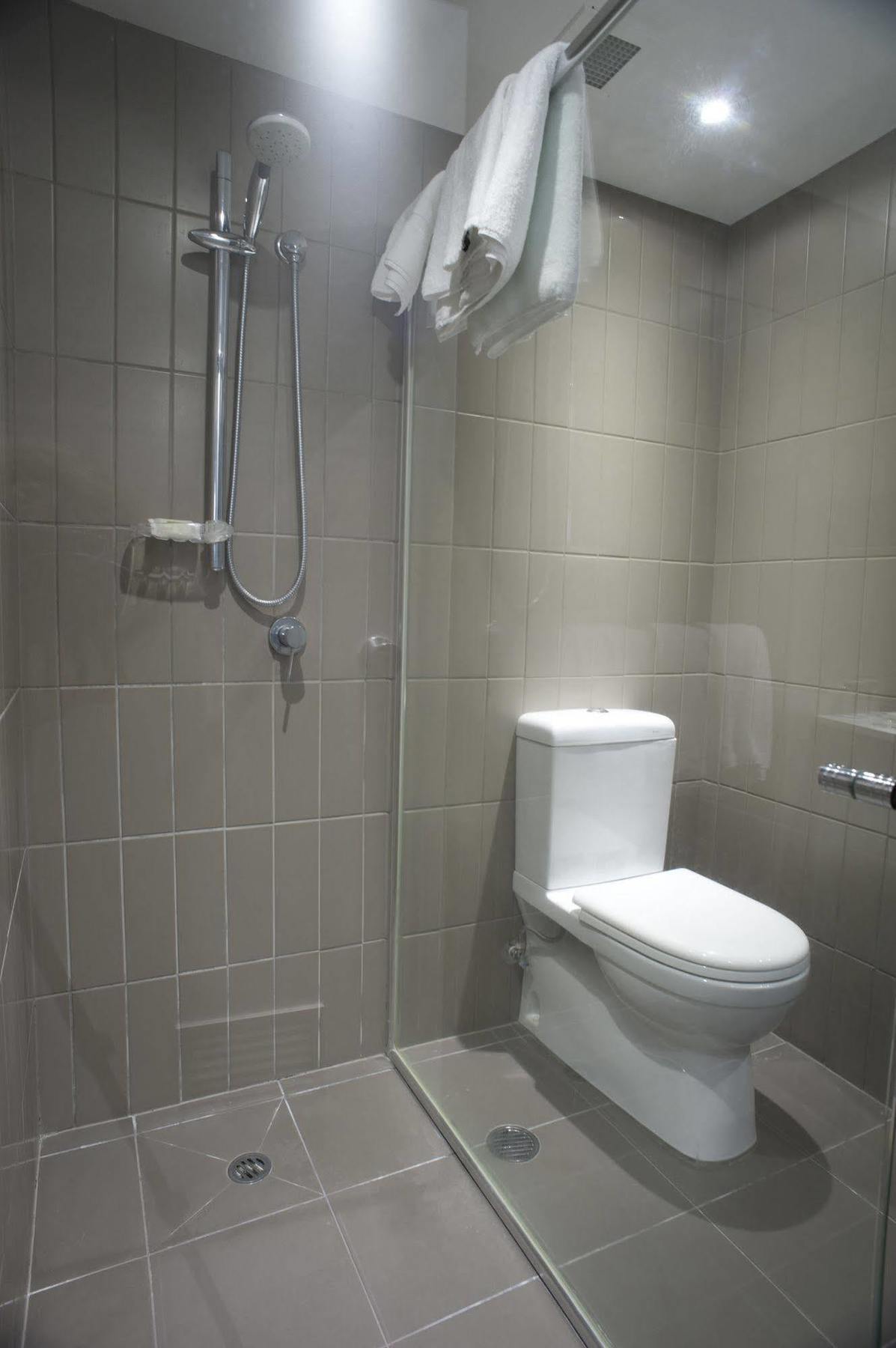 The Fort Budget Hotel- Bonifacio Global City Makati City Kültér fotó